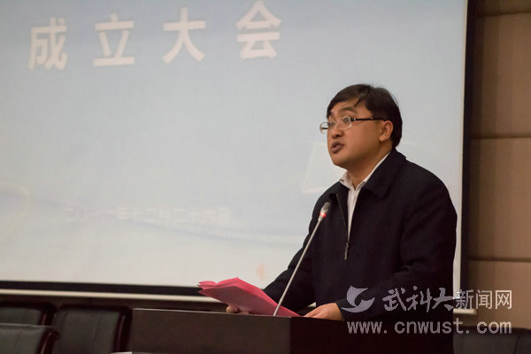 1482828695860009988.jpg 涓绘寔浜烘牎鍥㈠涔﹁寮犲环.jpg